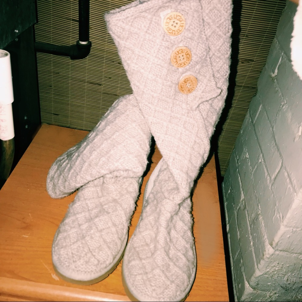 UGGS knitted crochet